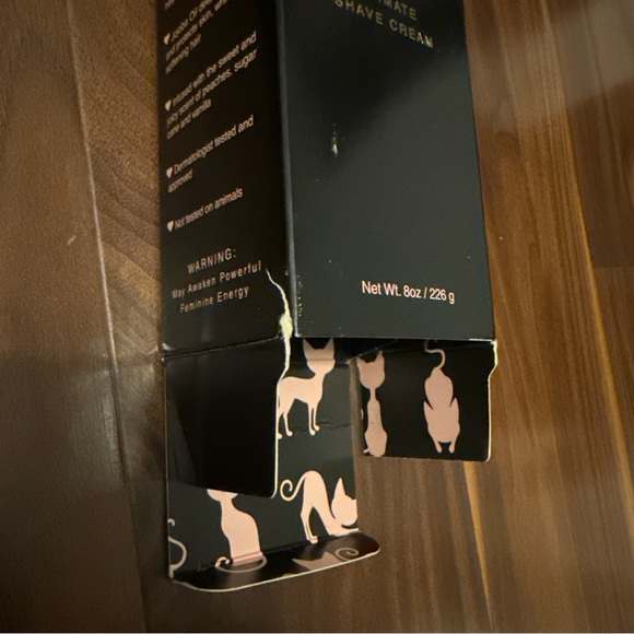 Booty Parlor Intimate Shave Cream Glamour Puss 8oz NEW - Picture 8 of 9